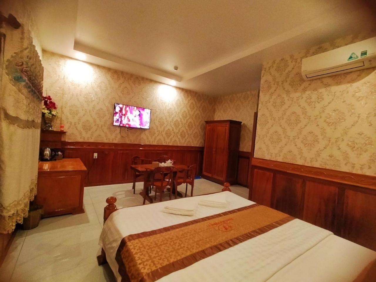 Khách Sạn Tường Vy Rạch Giá Exterior foto